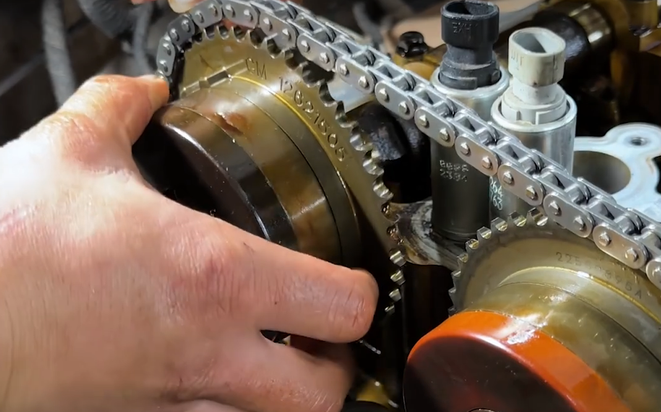Ersetzen der Timing -Kette durch einen Buick, der 250000 Yuan gefahren hat